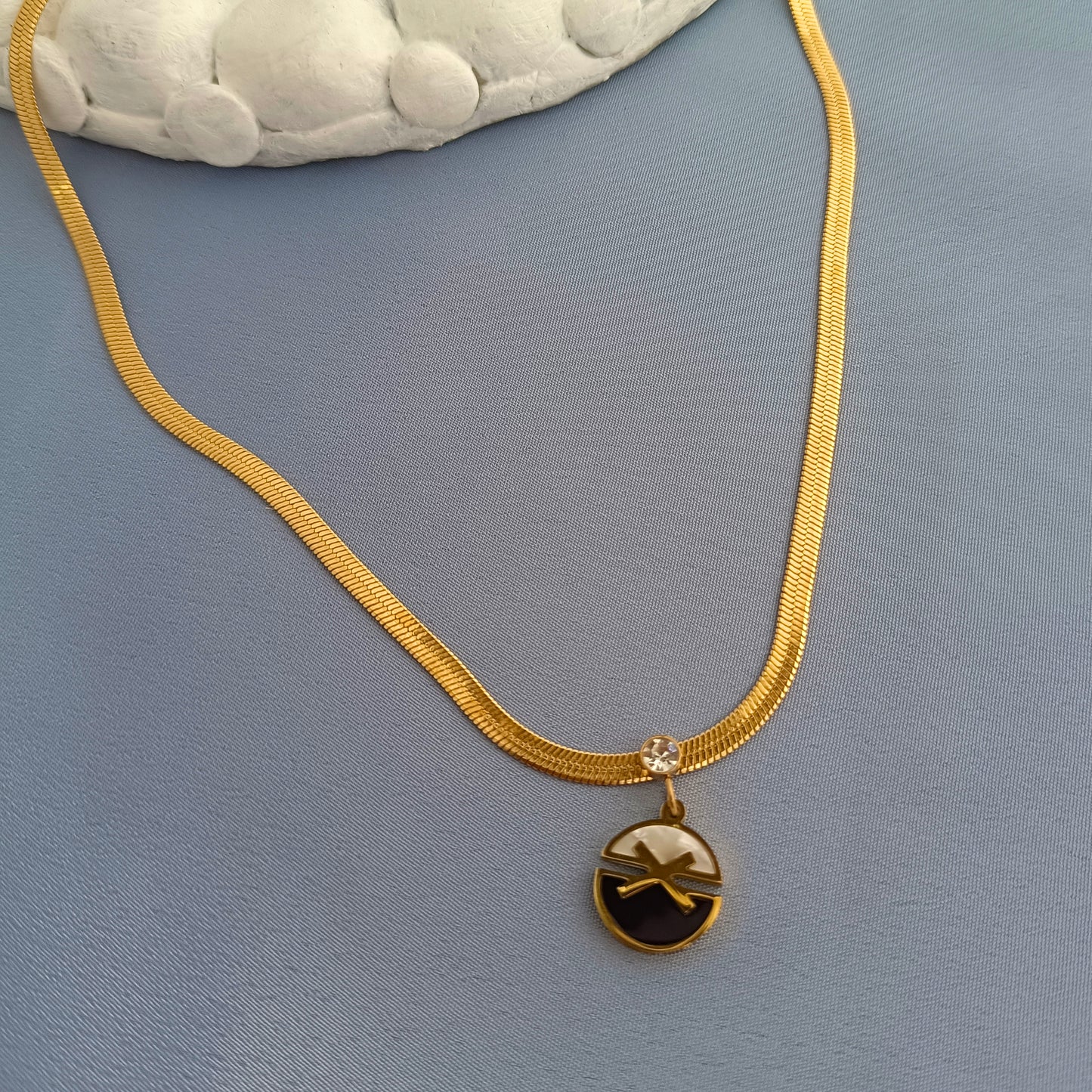 18K Gold-Plated Geometric Pendant Necklace – Clavicle Chain