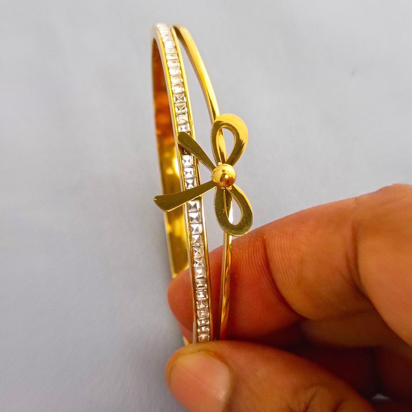 Bow Zircon Anti-Tarnish Golden Bracelet
