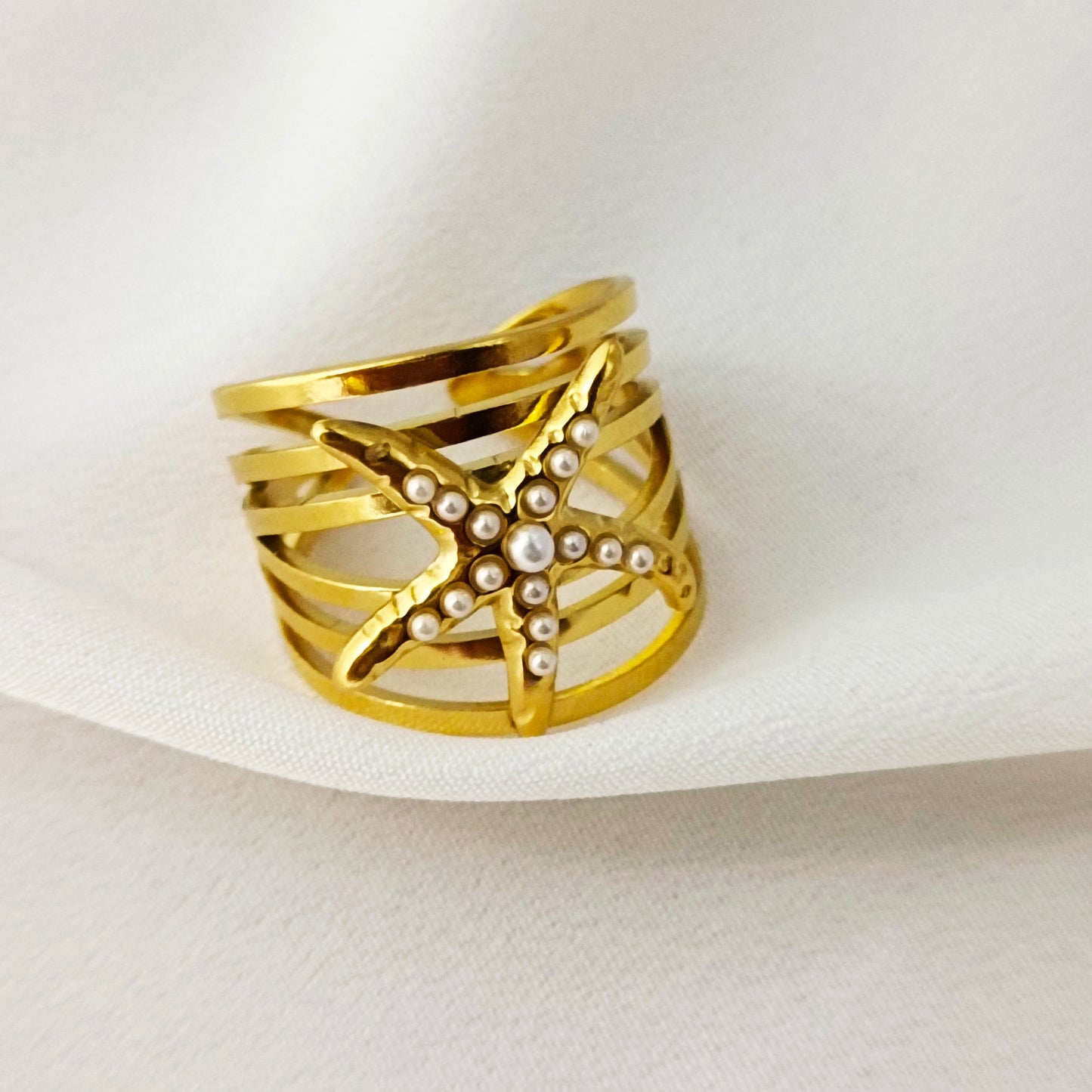 Gold Starfish Ring – 18K Gold-Plated Adjustable Ring