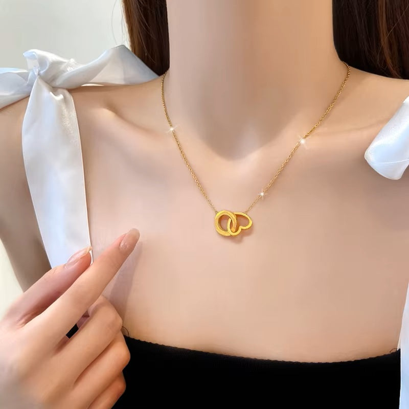 Love Circle Necklace – 18K True Gold Plated | Minimalist Elegance