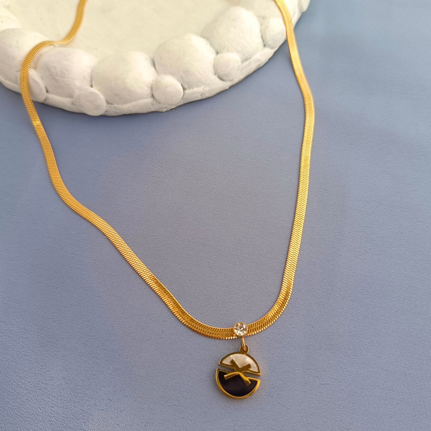 18K Gold-Plated Geometric Pendant Necklace – Clavicle Chain