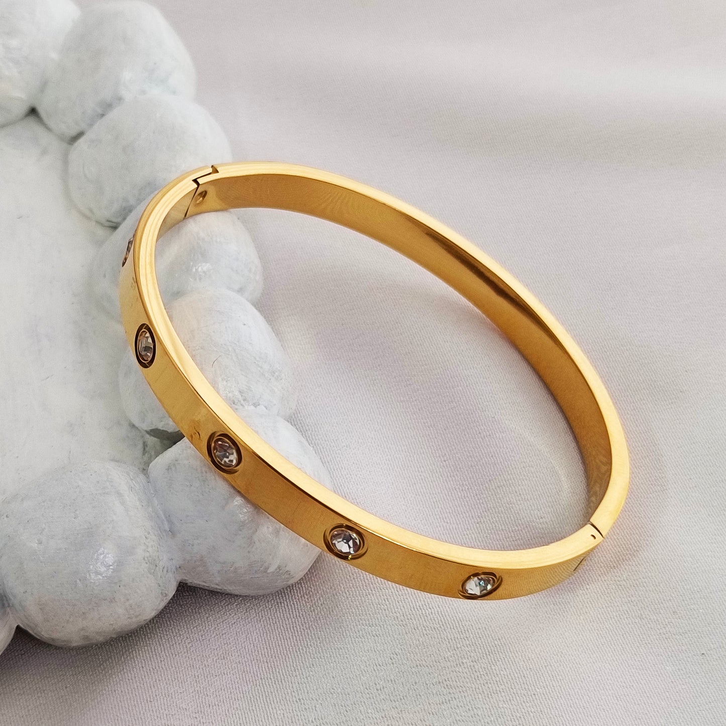 aoyan Trendy 18K Gold Bangle with Zircon Gemstones