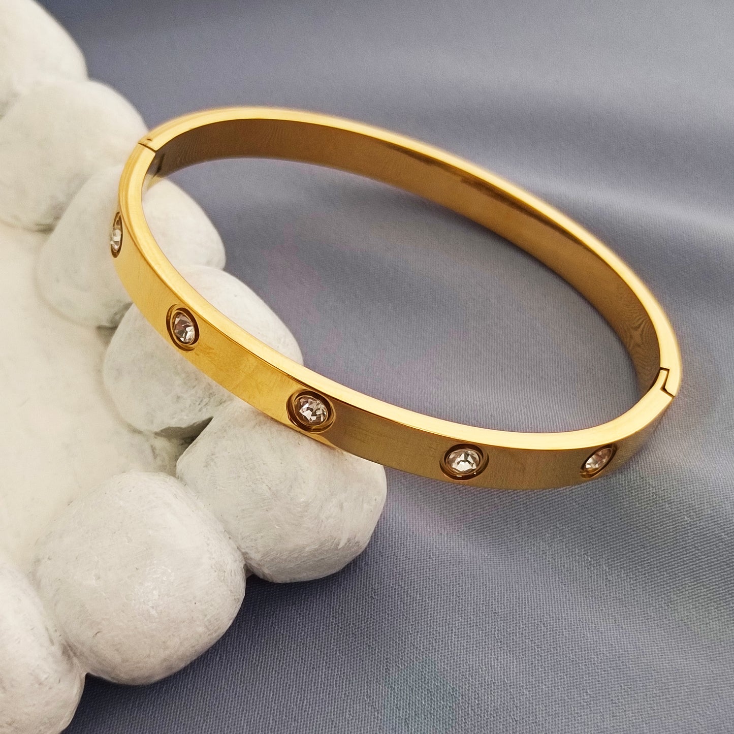 aoyan Trendy 18K Gold Bangle with Zircon Gemstones
