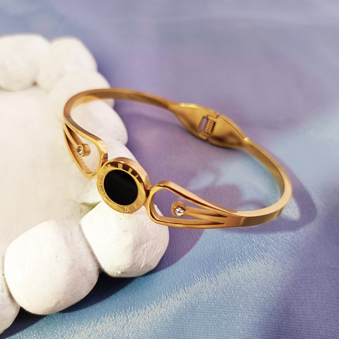 18K Gold-Plated Roman Numerals Anti-Tarnish Geometric Bracelet