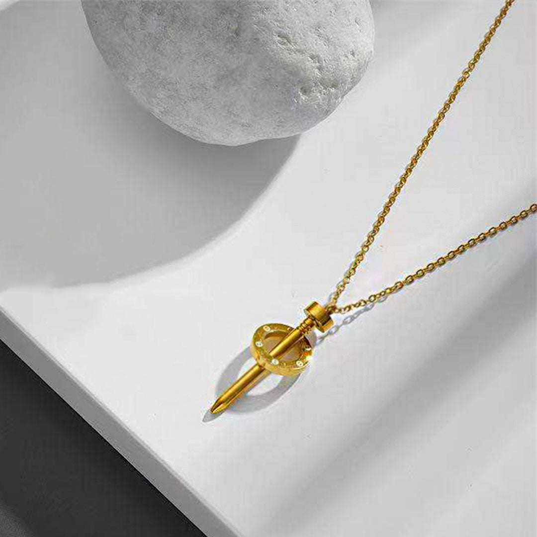 18K Gold-Plated Titanium Steel Curved Sickle-Shaped Nail Necklace