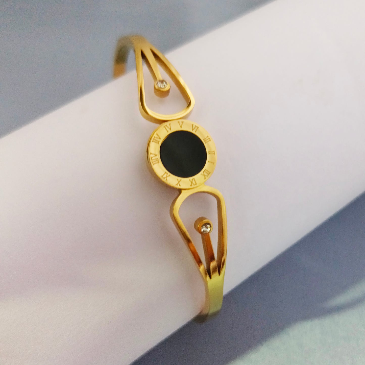 18K Gold-Plated Roman Numerals Anti-Tarnish Geometric Bracelet