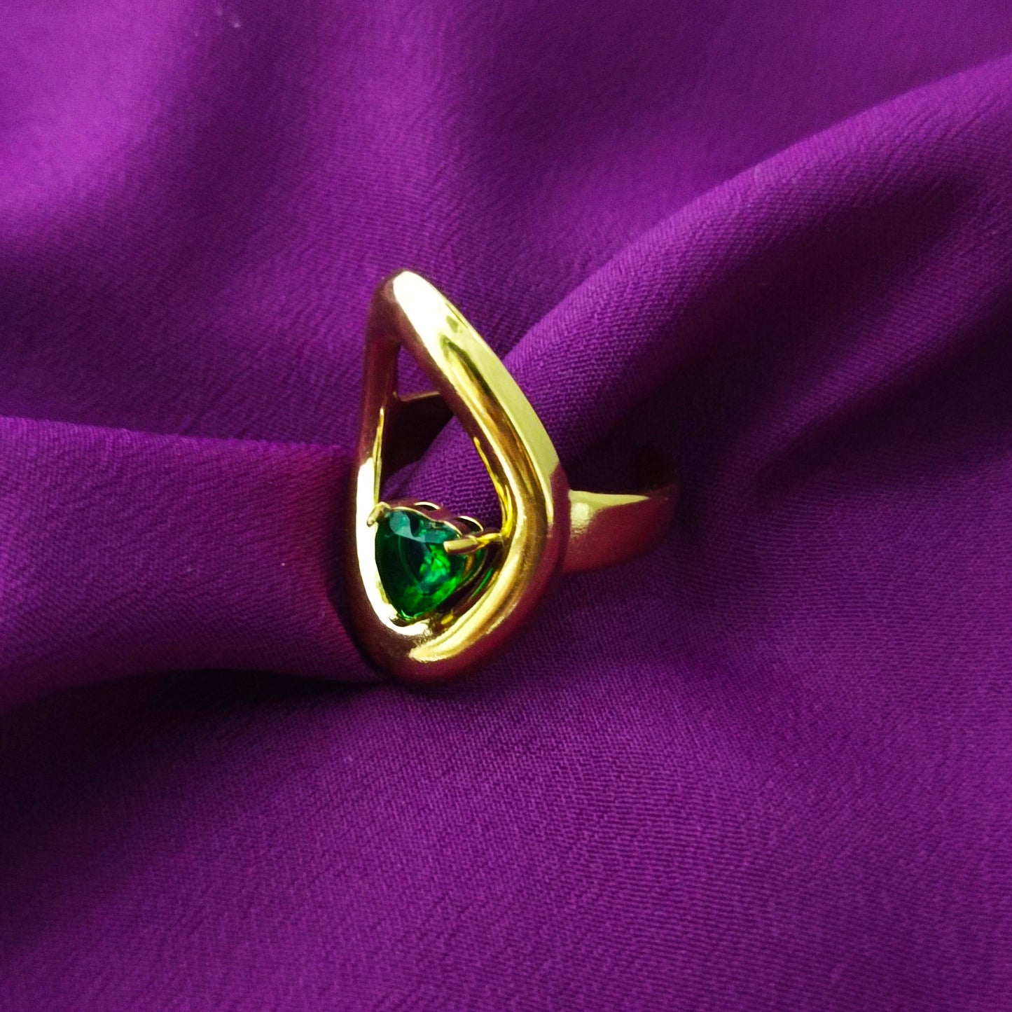 Premium 18K Gold-Plated Abstract Adjustable Ring with Emerald Stone