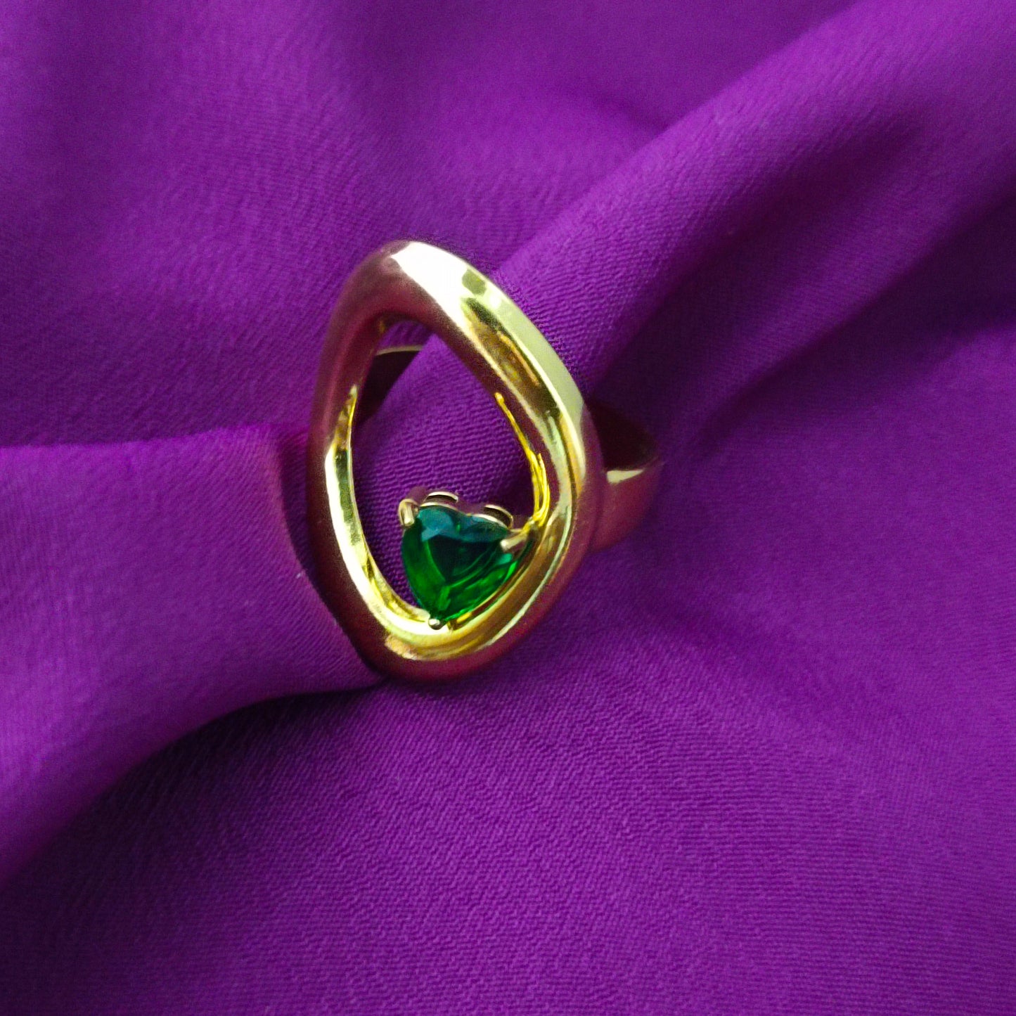 Premium 18K Gold-Plated Abstract Adjustable Ring with Emerald Stone