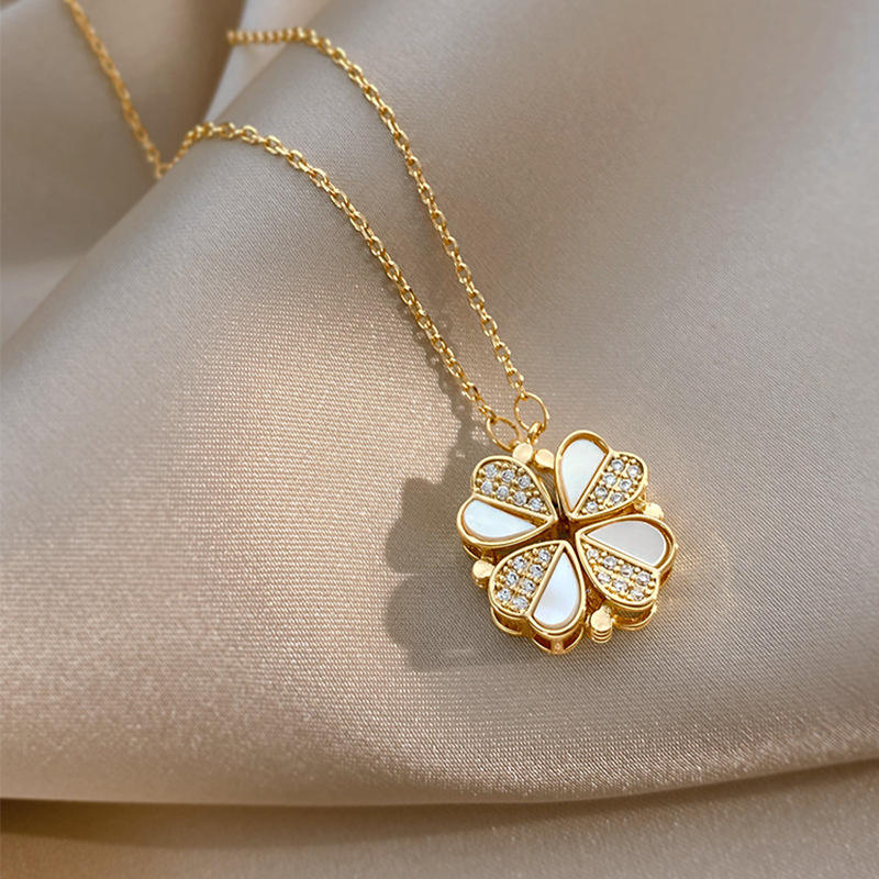 Fashion Heart-Shaped Clover Magnetic Pendant Necklace