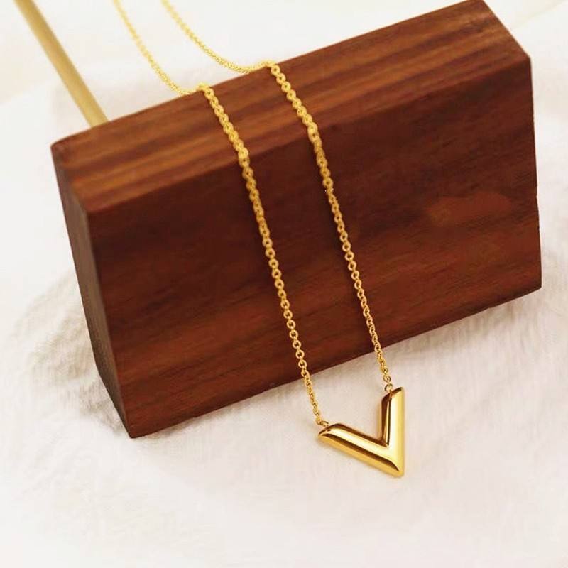 Luxury V Shape Pendant Necklace – 18K Gold Plated